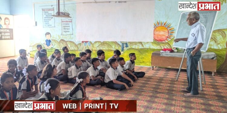 व्यक्तिमत्व विकासावर दिनेश देसाई यांचे मार्गदर्शन ; संत ज्ञानेश्वर विद्यालयाचा उपक्रम