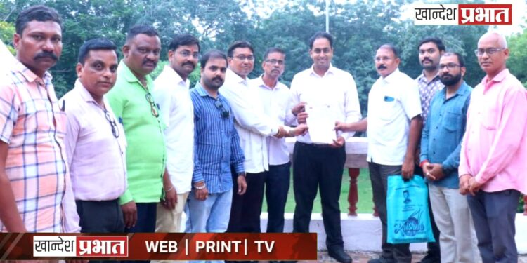 अखिल भारतीय बारी समाज महासंघाचे जिल्हाधिकारी यांना निवेदन