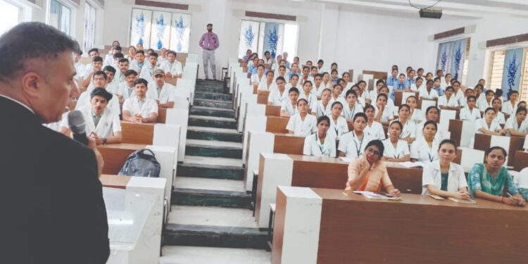 नर्सिंग विद्यार्थ्यांसाठी मोठी संधी! जर्मनीत ‘प्लेसमेट’साठी कौशल्य विकासावर भर – परमजित सेहगल