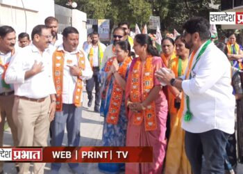 जनसंपर्कावर भर! प्रफुल्ल देवकर आणि सुरेखा तायडे यांच्याकडून प्रभाग १३ मध्ये मतदारांशी थेट संवाद