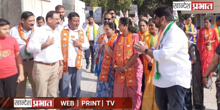 जनसंपर्कावर भर! प्रफुल्ल देवकर आणि सुरेखा तायडे यांच्याकडून प्रभाग १३ मध्ये मतदारांशी थेट संवाद