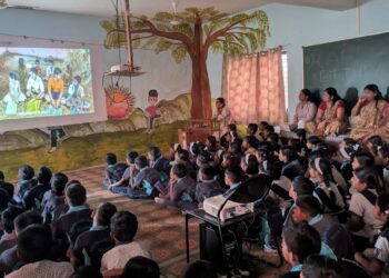 जिद्द आणि संघर्षातून शिक्षणाची नवी ओढ; संत ज्ञानेश्वर विद्यालयात ‘गुरुजी’ चित्रपटाचे विशेष प्रदर्शन