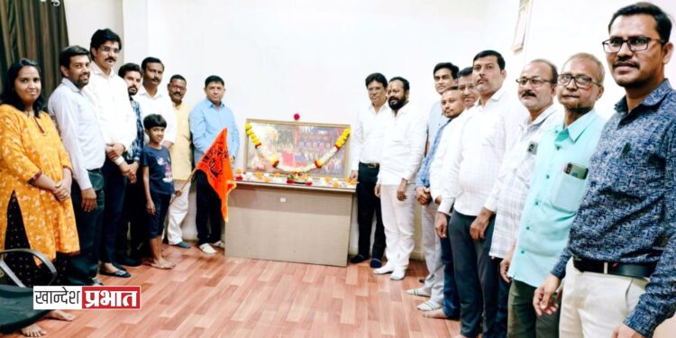 गर्जना ग्रामीण पत्रकार संघातर्फे जळगावात शिवजयंती उत्साहात साजरी