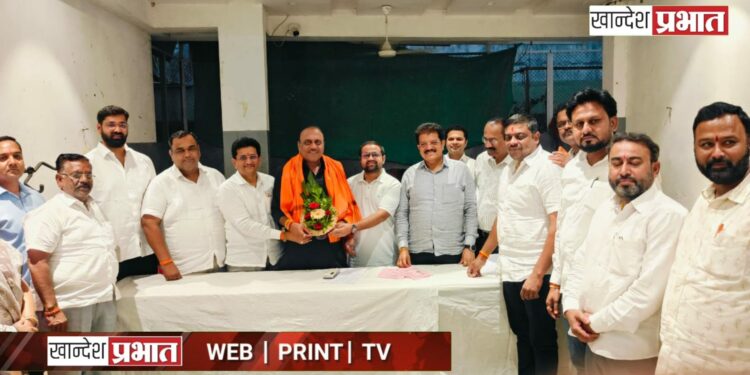 विधान परिषद निवडणूक : महायुतीचे उमेदवार नंदकिशोर महाजन यांनी घेतली शिवसेना नगरसेवकांची सदिच्छा भेट