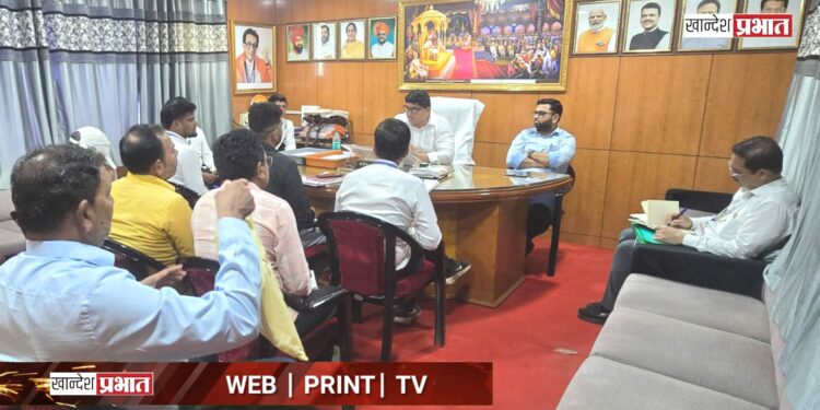 निष्काळजी ठेकेदारांना ब्लॅकलिस्ट करा; ​रस्त्यांच्या दुरवस्थेवरून उपमहापौर आणि स्थायी सभापती आक्रमक