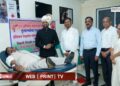 शहीद हुतात्म्यांना मुकुंद गोसावी यांची रक्तदानाने आदरांजली