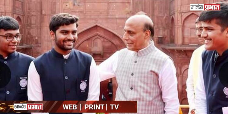स्वातंत्र्यदिन सोहळ्यासाठी विशेष अतिथी म्हणून भुसावळच्या रिद्धेश अनंत बेंडाळेना मिळाला सन्मान