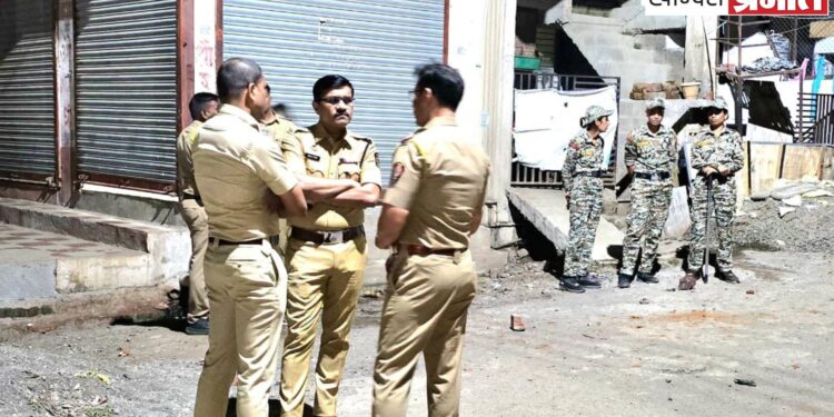 वाळू टाकण्याच्या कारणावरून दोन गटांत वाद; सुप्रीम कॉलनीत दगडफेक