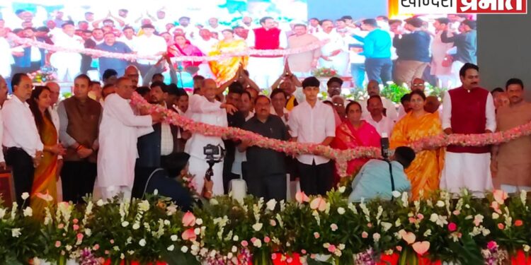 महाराष्ट्रात भाजपची पायाभरणी करणाऱ्या नेत्यांमध्ये महाजन, खडसेंचे योगदान मोलाचे : शरद पवार