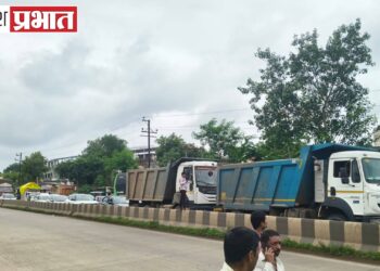 स्वातंत्र्यदिनीच कुसुंब्यात पाण्यासाठी महिलांचा महामार्गावर एल्गार!