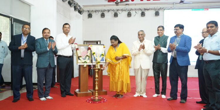 परिषदेतील वक्त्यांनी दिलेले ज्ञान विद्यार्थ्यांसाठी संपत्ती- डॉ. उल्हास पाटील