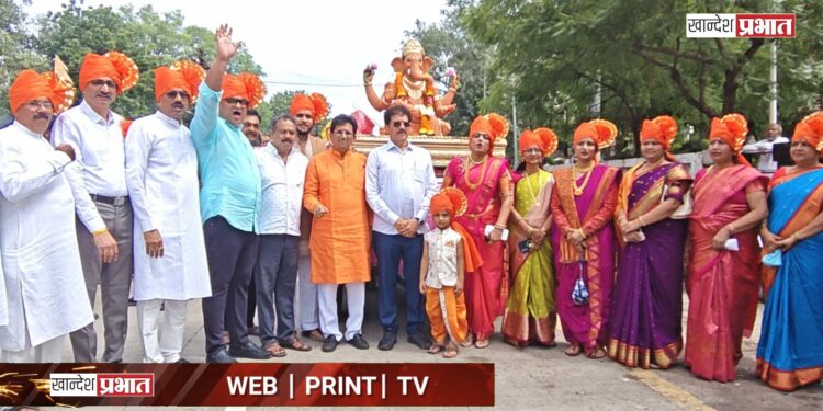 मनपाच्या मानाच्या गणपतीची आगमन मिरवणूक; पारंपरिक वेशभूषेत पदाधिकारी व कर्मचाऱ्यांचा जल्लोष