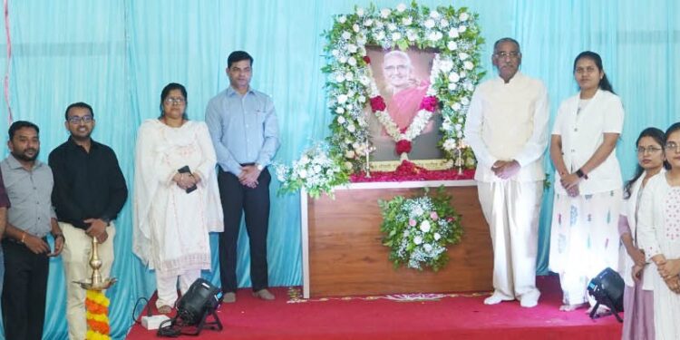 स्व. गोदावरी आई यांच्या पुण्यतिथीनिमित्त अभिवादन