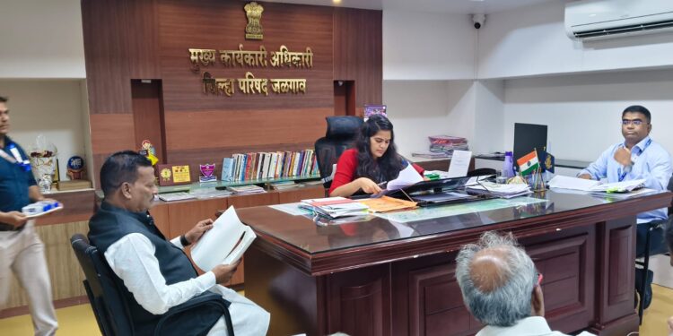 सफाई कर्मचाऱ्यांच्या समस्या सोडविण्यासाठी जिल्हा परिषद कटिबद्ध