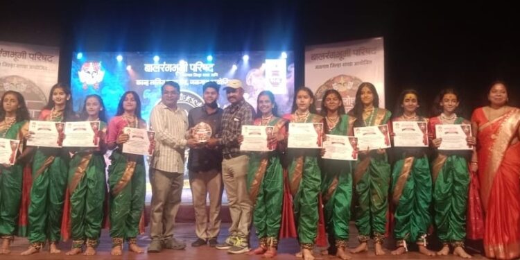 जल्लोष लोककलेचा’ स्पर्धेत अनुभूती इंग्लिश मिडीयम स्कूल प्रथम; राज्यस्तरीय महाअंतिम फेरीसाठी निवड