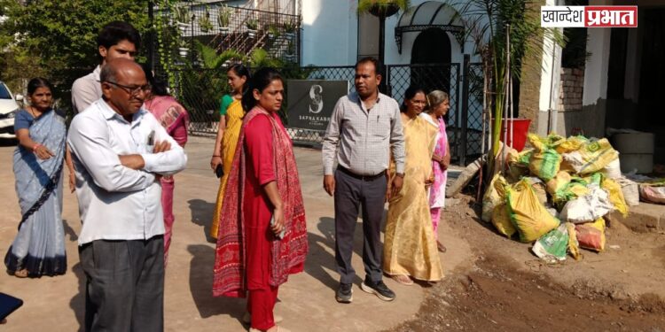 ‘महापौर स्वच्छता संकल्प अभियानांतर्गत’ प्रभाग १२ मध्ये महापौर दीपमाला काळे यांची पाहणी