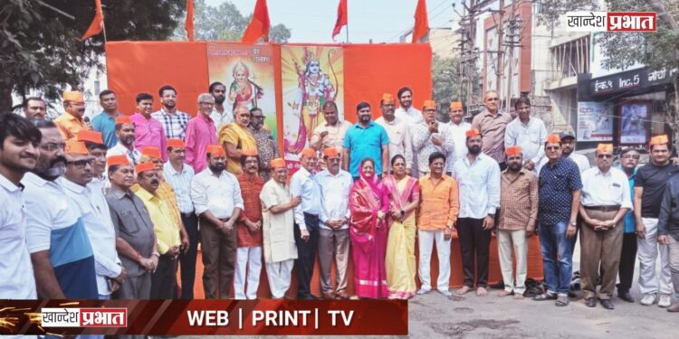 नेहरू चौक मित्र मंडळातर्फे विजयादशमीनिमित्त पारंपारिक शस्त्र व ध्वजपूजन सोहळा संपन्न