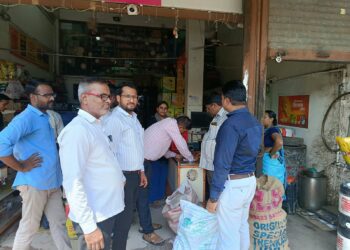 वरणगावात प्लास्टिकविरोधी धडक मोहीम; २५ किलो प्लास्टिक जप्त, ३५ हजारांचा दंड वसूल