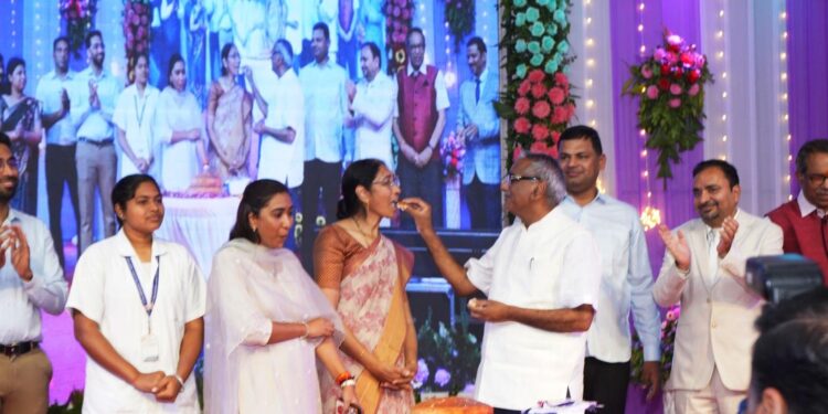 डॉ. वर्षा पाटील यांच्यावर शुभेच्छांचा वर्षाव