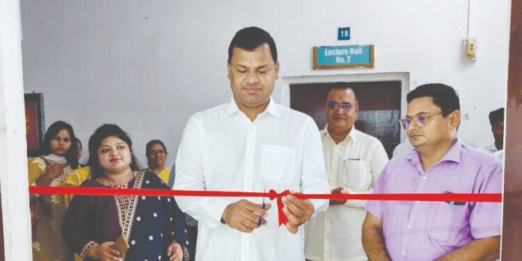 डॉ. गुणवंतराव सरोदे आयुर्वेद महाविद्यालयात ‘अॅनाटॉमी डे’ उत्साहात साजरा