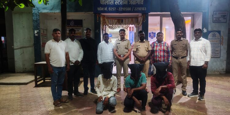 उधार पान-सिगारेट दिले नाही म्हणून कोयता-तलवारीने हल्ला; तीन हल्लेखोरांना 12 तासांमध्ये बेड्या